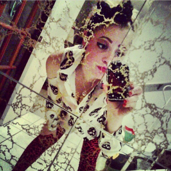 Meet your Posher, Caroline - Picture 1 of 1